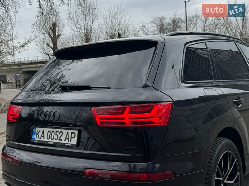 Позашляховик / Кросовер Audi Q7 2016 в Києві