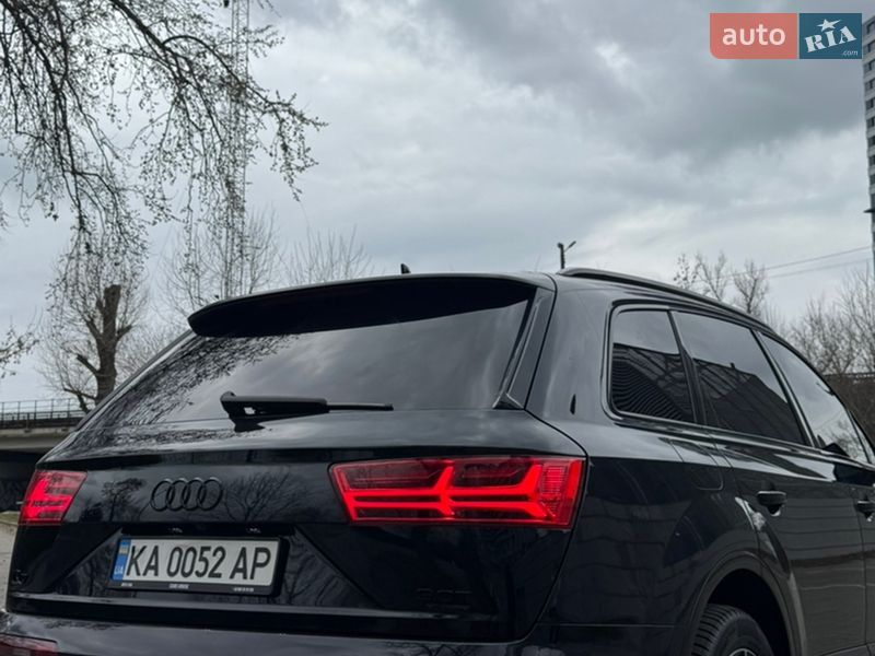 Позашляховик / Кросовер Audi Q7 2016 в Києві