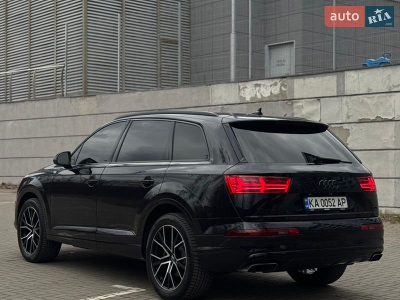 Позашляховик / Кросовер Audi Q7 2016 в Києві
