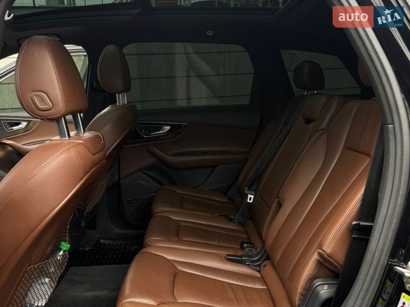 Позашляховик / Кросовер Audi Q7 2016 в Києві