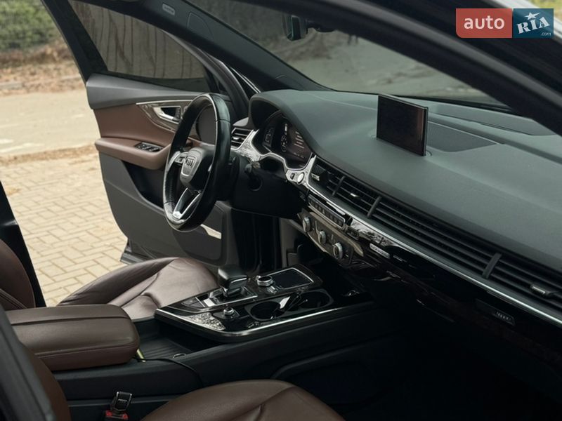 Позашляховик / Кросовер Audi Q7 2016 в Києві