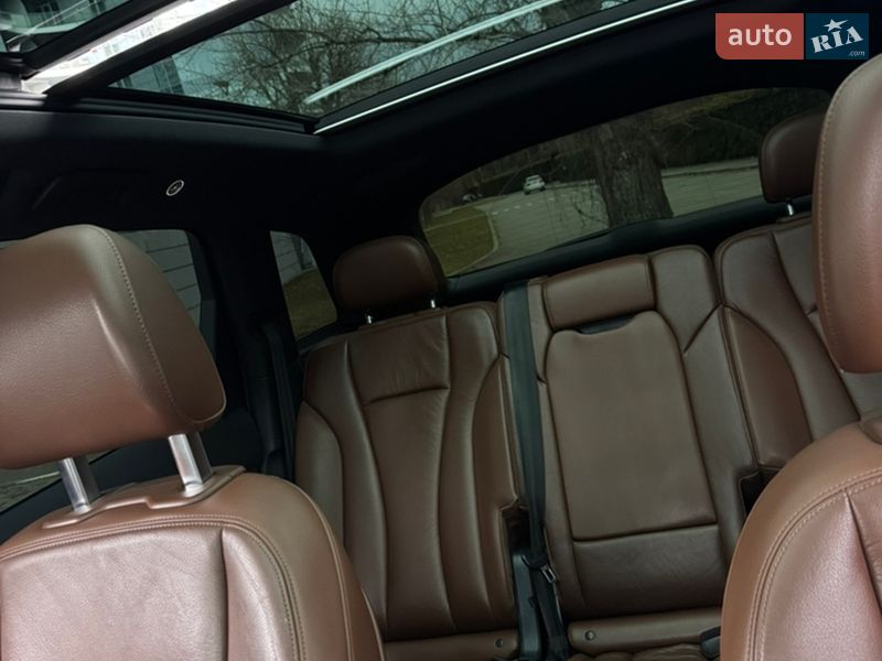 Позашляховик / Кросовер Audi Q7 2016 в Києві