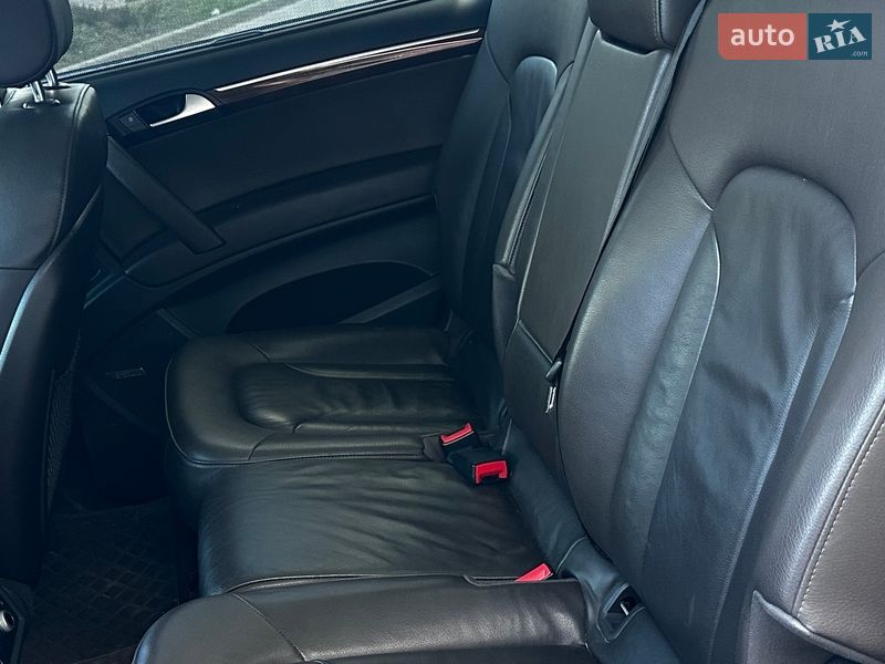 Позашляховик / Кросовер Audi Q7 2015 в Миколаєві