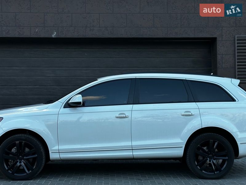 Позашляховик / Кросовер Audi Q7 2015 в Миколаєві