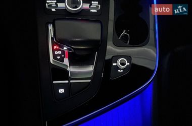 Позашляховик / Кросовер Audi Q7 2017 в Мукачевому