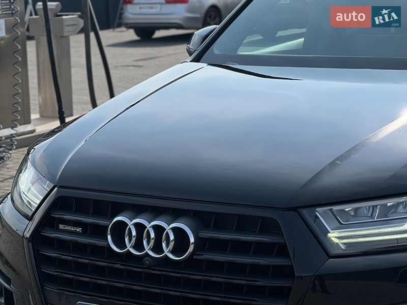 Позашляховик / Кросовер Audi Q7 2017 в Мукачевому