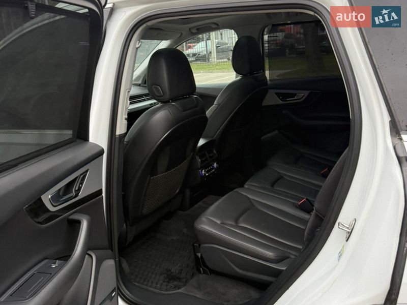 Внедорожник / Кроссовер Audi Q7 2016 в Луцке