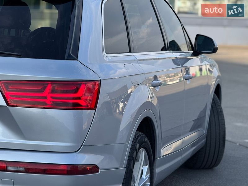 Позашляховик / Кросовер Audi Q7 2018 в Києві фото 28 Позашляховик / Кросовер Audi Q7 2018 в Києві