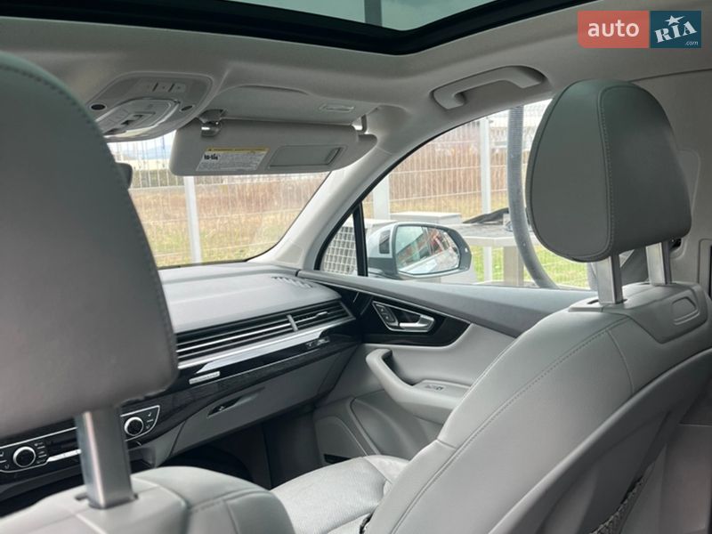 Внедорожник / Кроссовер Audi Q7 2016 в Хусте