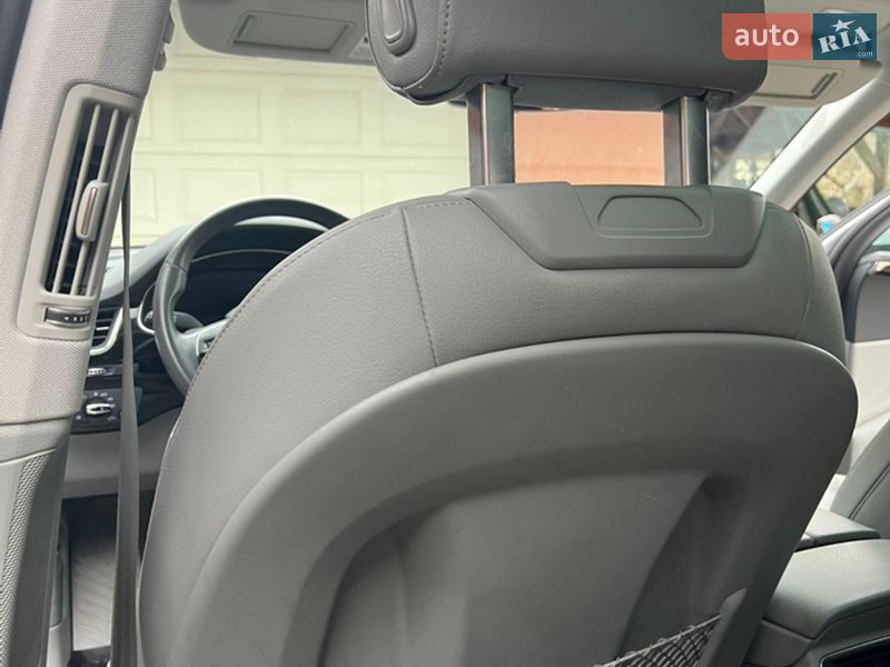 Внедорожник / Кроссовер Audi Q7 2016 в Хусте