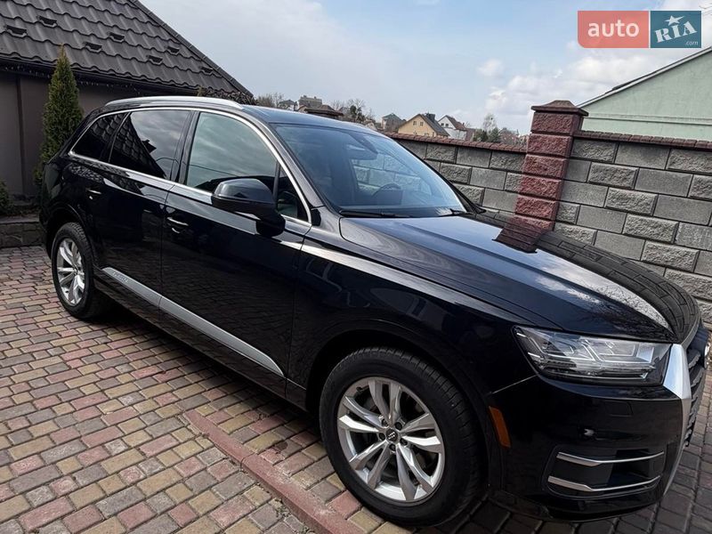 Внедорожник / Кроссовер Audi Q7 2018 в Ровно