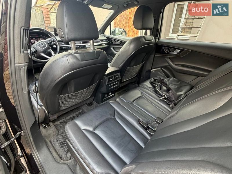 Внедорожник / Кроссовер Audi Q7 2018 в Ровно