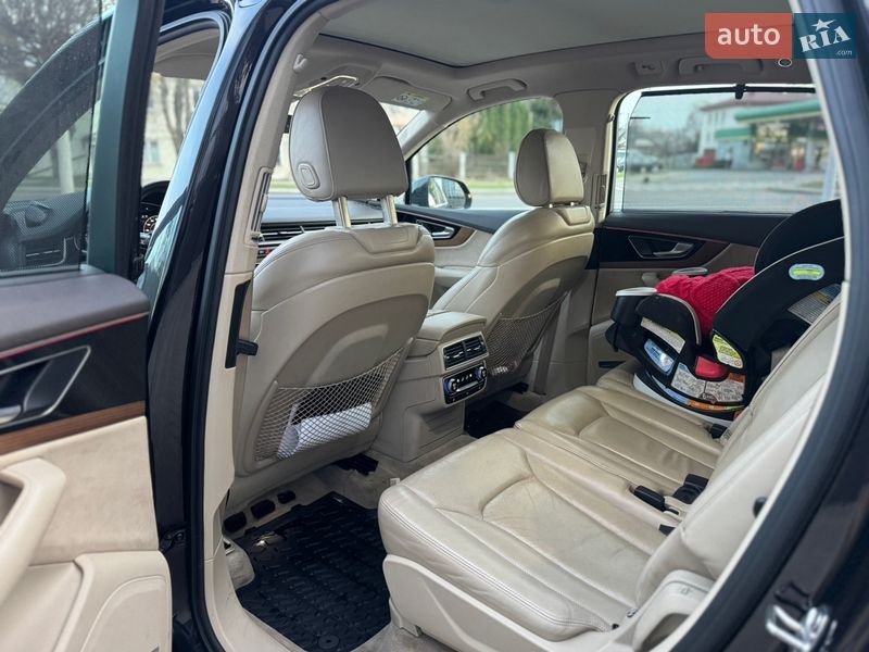 Позашляховик / Кросовер Audi Q7 2016 в Львові