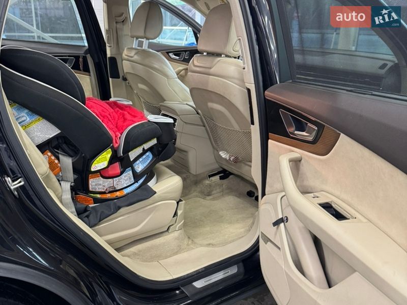 Позашляховик / Кросовер Audi Q7 2016 в Львові
