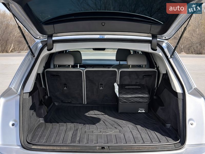 Внедорожник / Кроссовер Audi Q7 2022 в Луцке