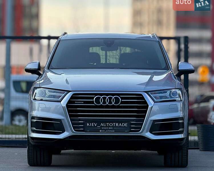 Внедорожник / Кроссовер Audi Q7 2018 в Киеве