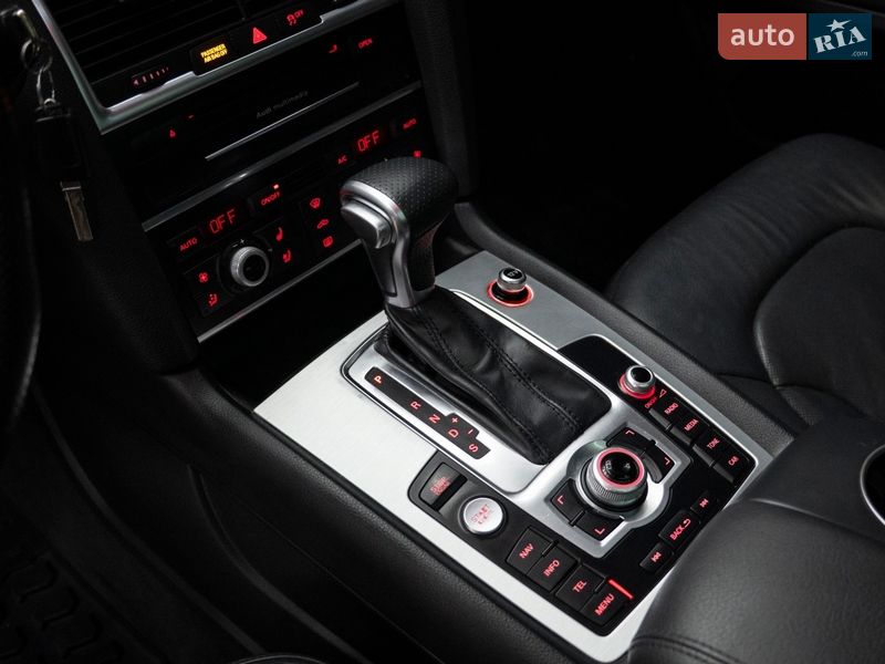 Внедорожник / Кроссовер Audi Q7 2015 в Киеве