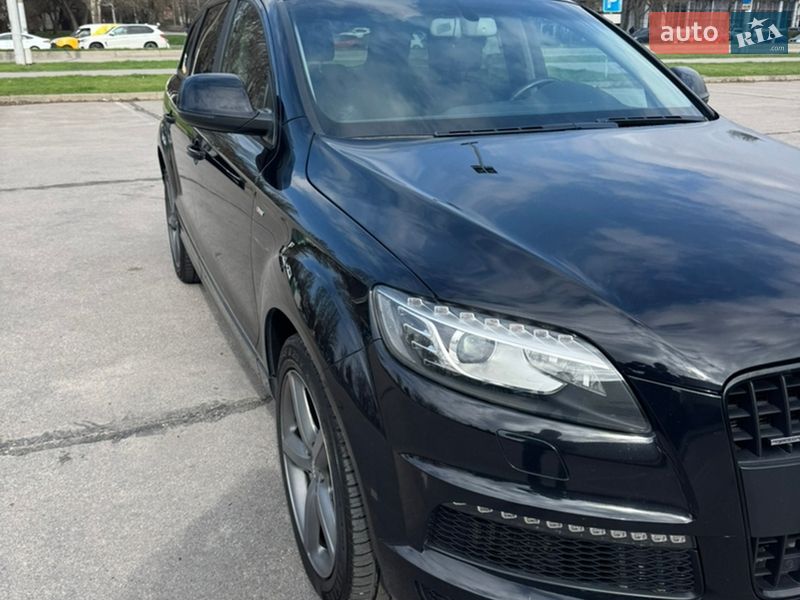 Позашляховик / Кросовер Audi Q7 2013 в Києві