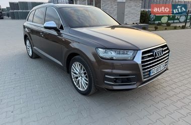Позашляховик / Кросовер Audi Q7 2017 в Рокитному