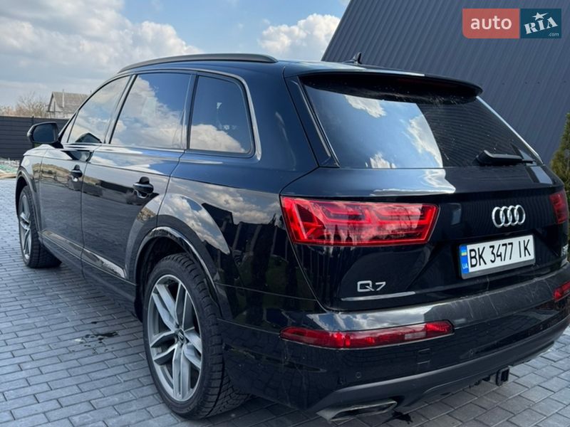 Внедорожник / Кроссовер Audi Q7 2016 в Шепетовке