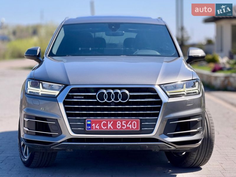Внедорожник / Кроссовер Audi Q7 2017 в Хусте