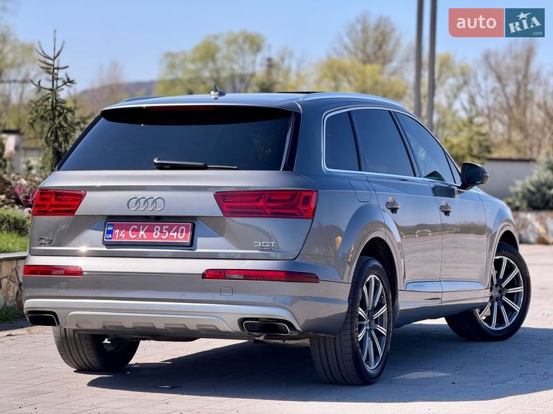 Внедорожник / Кроссовер Audi Q7 2017 в Хусте