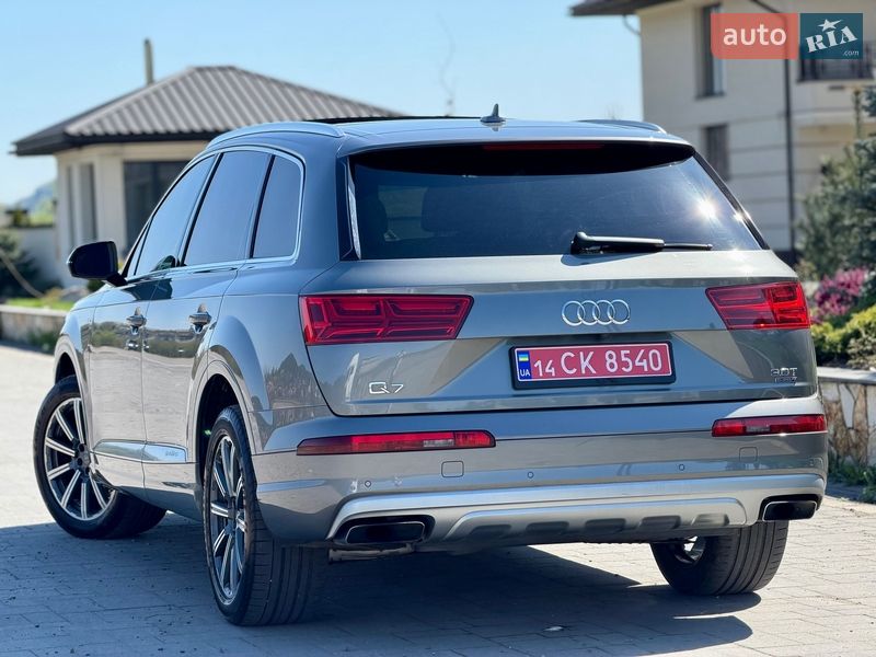 Внедорожник / Кроссовер Audi Q7 2017 в Хусте