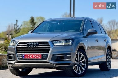Позашляховик / Кросовер Audi Q7 2017 в Хусті