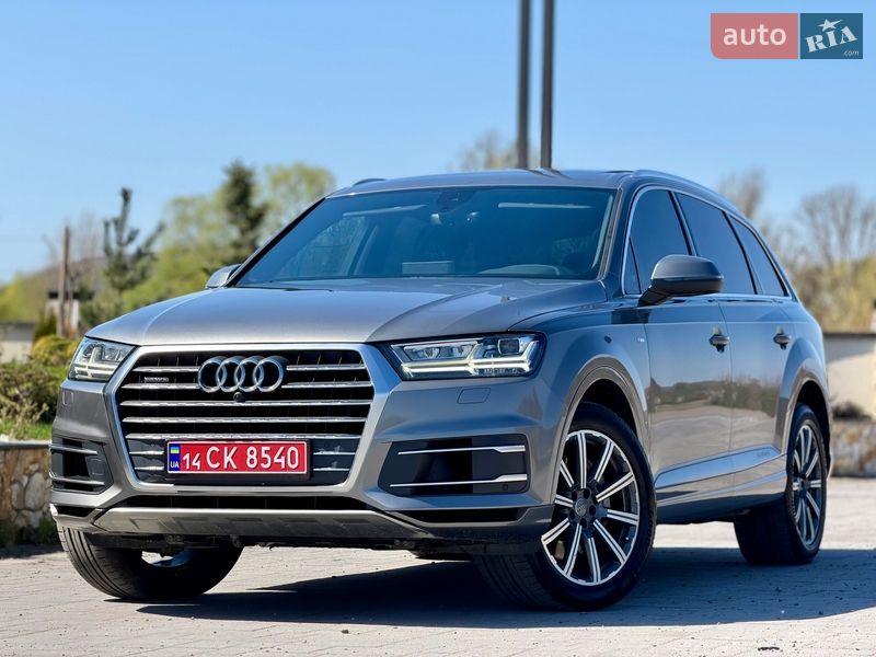 Внедорожник / Кроссовер Audi Q7 2017 в Хусте