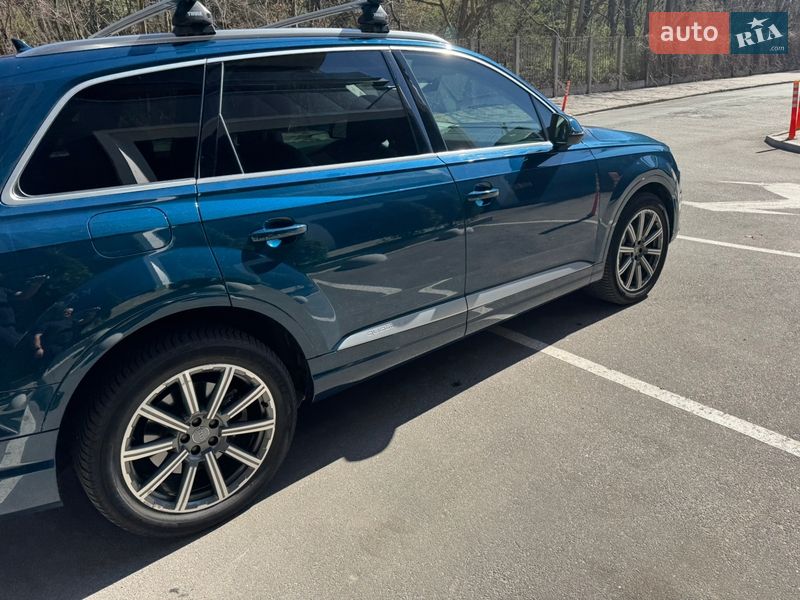 Внедорожник / Кроссовер Audi Q7 2017 в Киеве