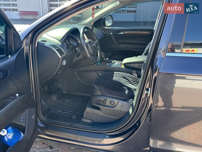 Внедорожник / Кроссовер Audi Q7 2007 в Ровно