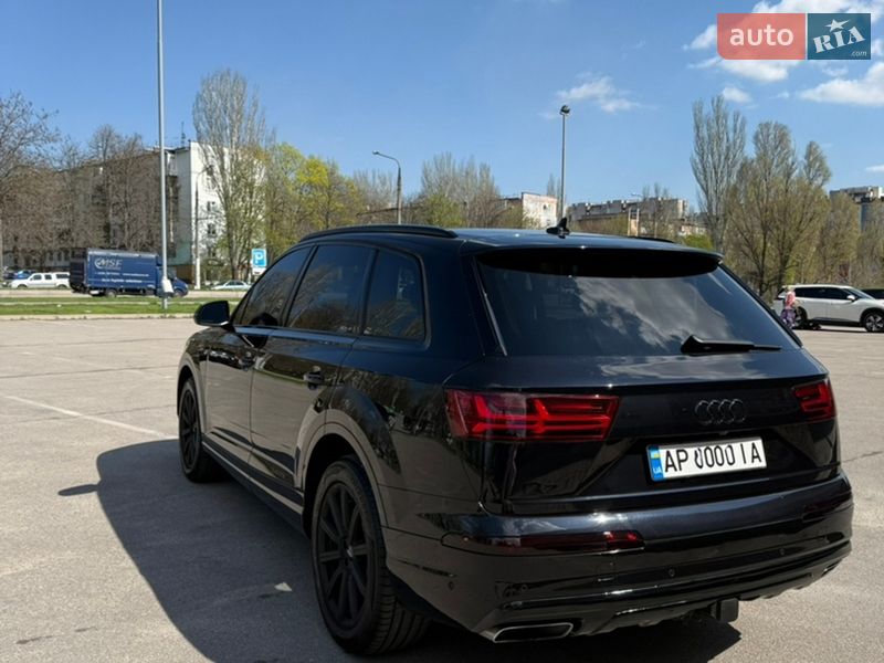 Позашляховик / Кросовер Audi Q7 2018 в Дніпрі