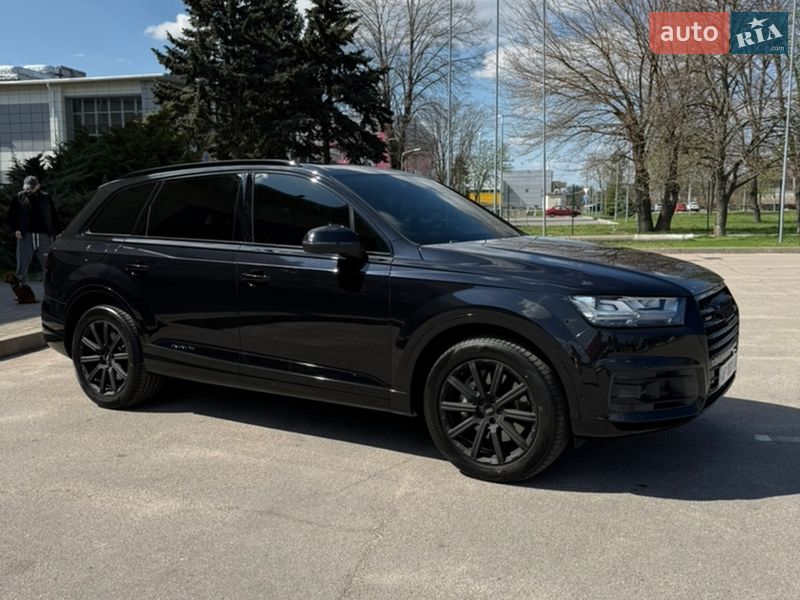 Позашляховик / Кросовер Audi Q7 2018 в Дніпрі