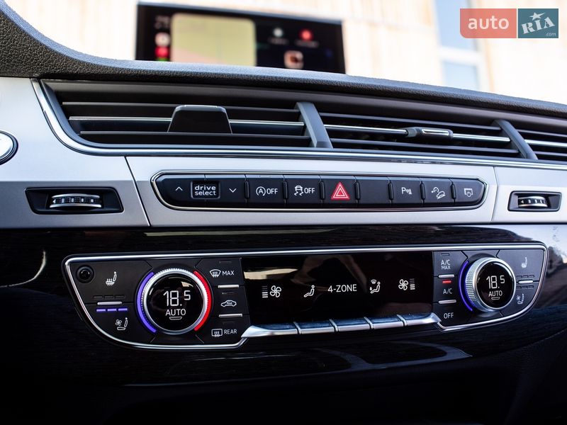 Позашляховик / Кросовер Audi Q7 2017 в Львові