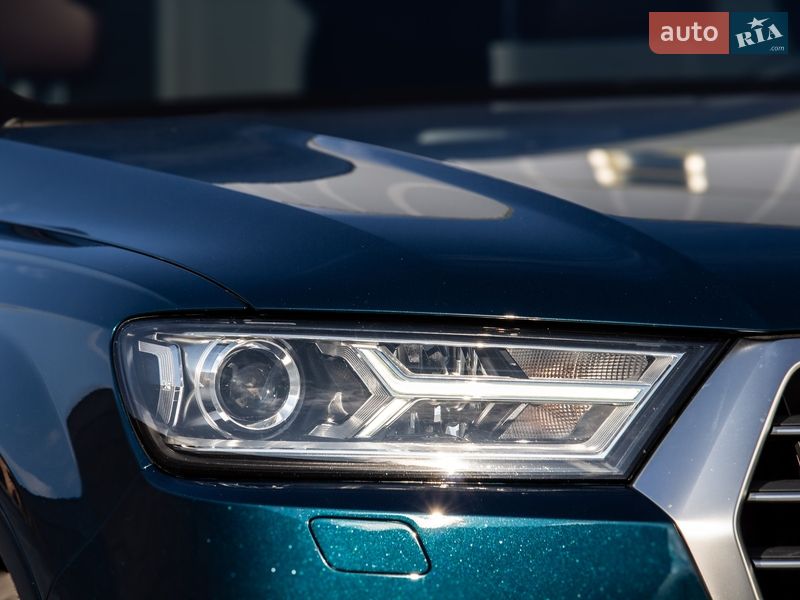 Позашляховик / Кросовер Audi Q7 2017 в Львові