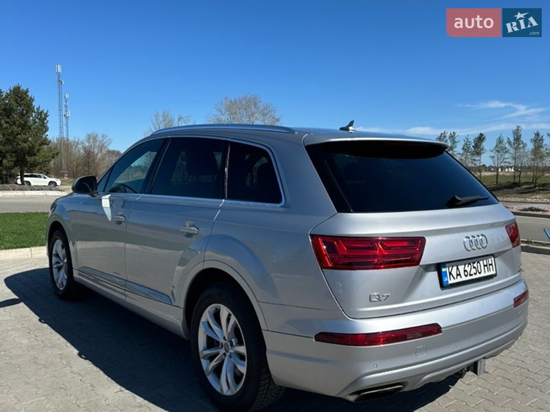 Внедорожник / Кроссовер Audi Q7 2016 в Киеве