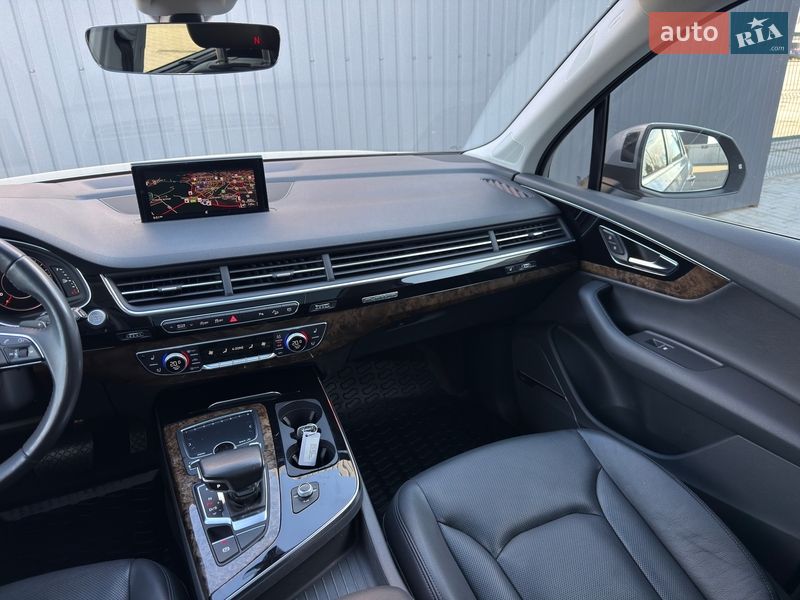 Внедорожник / Кроссовер Audi Q7 2017 в Мукачево