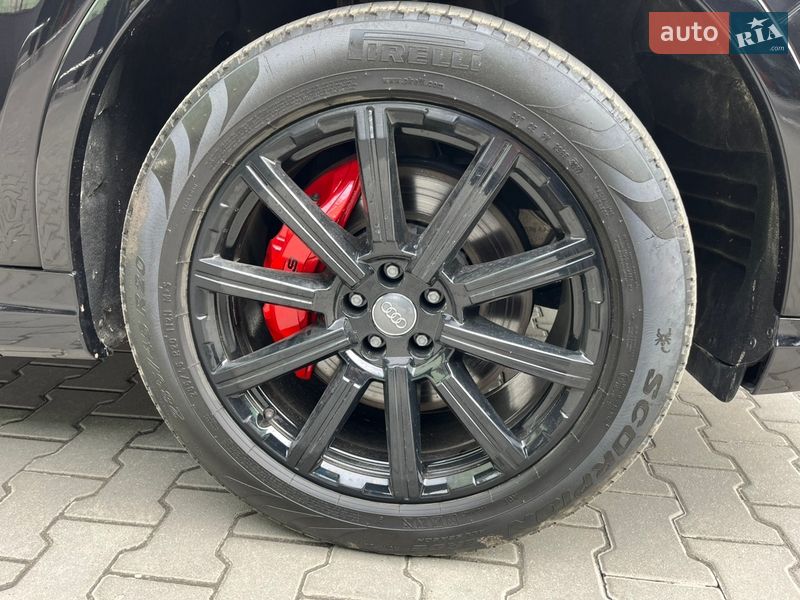 Позашляховик / Кросовер Audi Q7 2017 в Львові