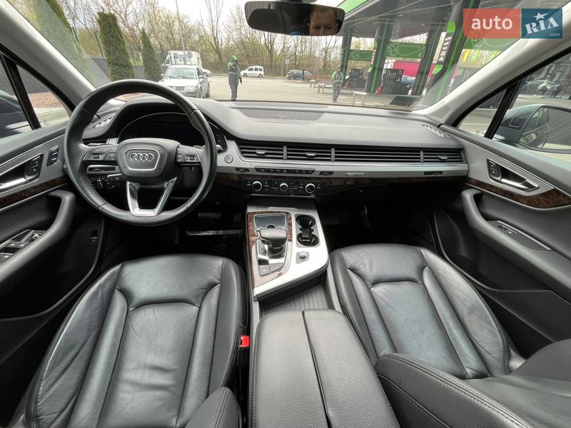 Позашляховик / Кросовер Audi Q7 2017 в Львові