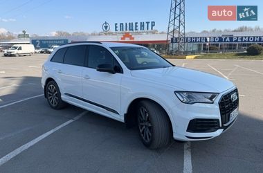 Внедорожник / Кроссовер Audi Q7 2020 в Ужгороде