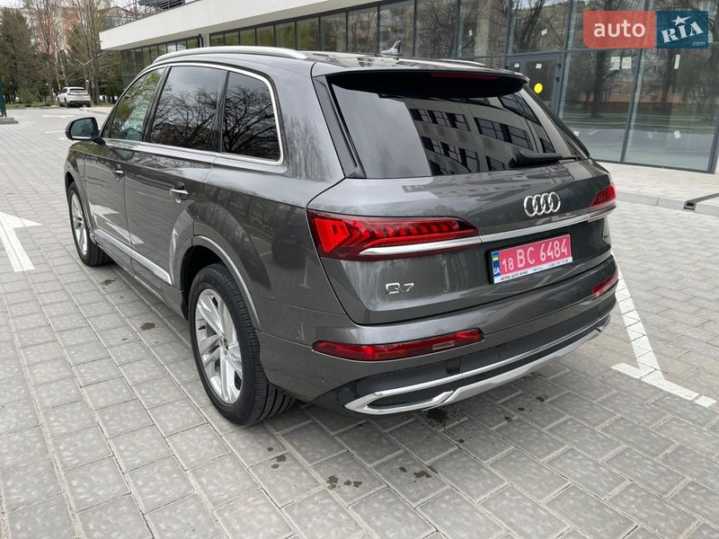 Внедорожник / Кроссовер Audi Q7 2021 в Ровно