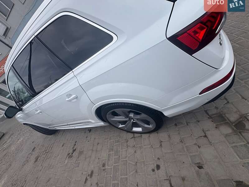 Внедорожник / Кроссовер Audi Q7 2022 в Дрогобыче