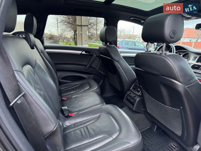 Внедорожник / Кроссовер Audi Q7 2014 в Хороле