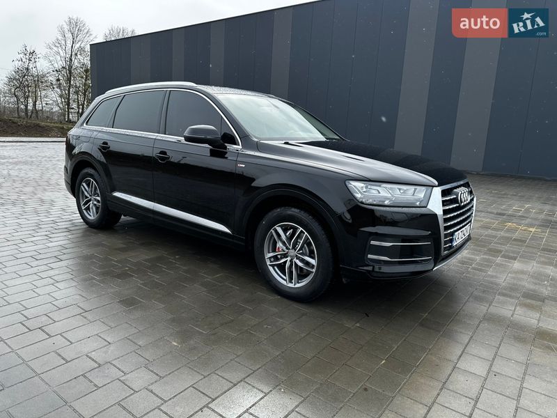 Внедорожник / Кроссовер Audi Q7 2016 в Хмельницком