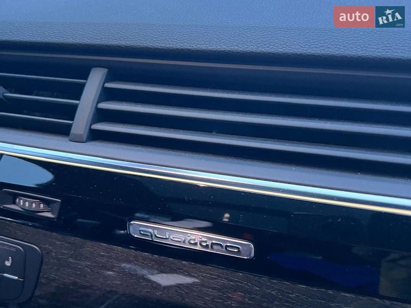 Позашляховик / Кросовер Audi Q7 2016 в Хусті