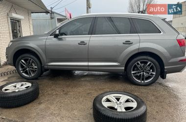 Позашляховик / Кросовер Audi Q7 2016 в Києві