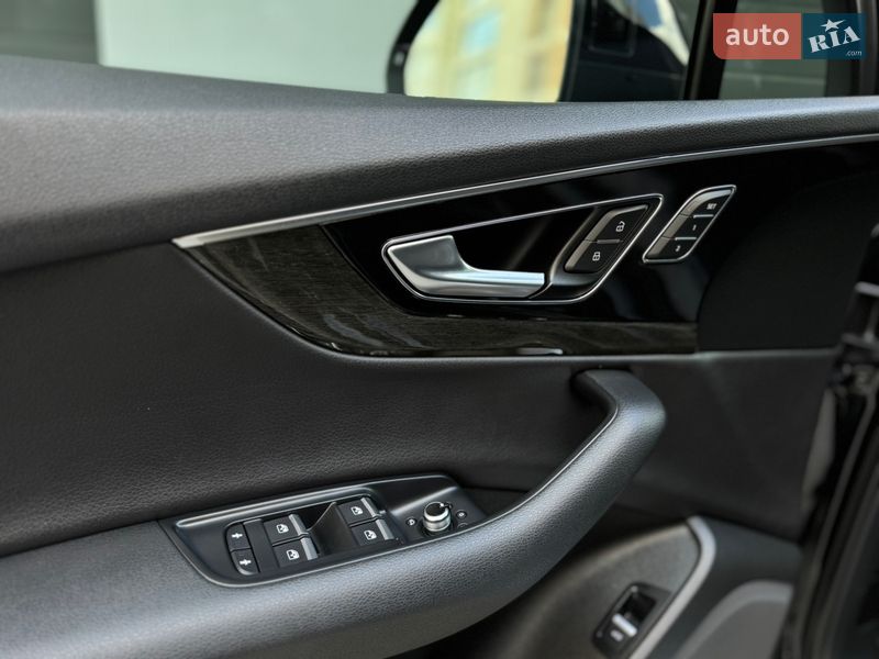 Внедорожник / Кроссовер Audi Q7 2017 в Тернополе