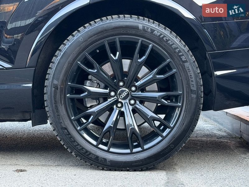 Позашляховик / Кросовер Audi Q7 2018 в Києві фото 18 Позашляховик / Кросовер Audi Q7 2018 в Києві