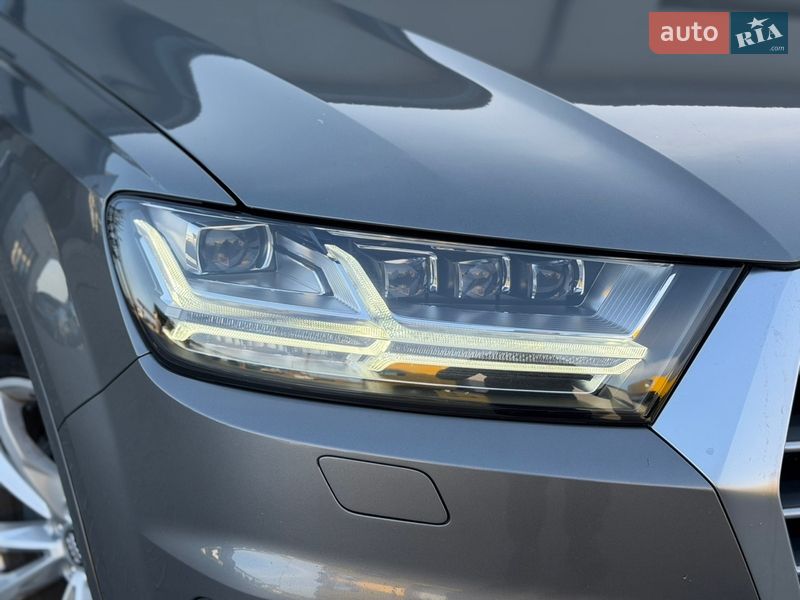 Позашляховик / Кросовер Audi Q7 2016 в Сарнах
