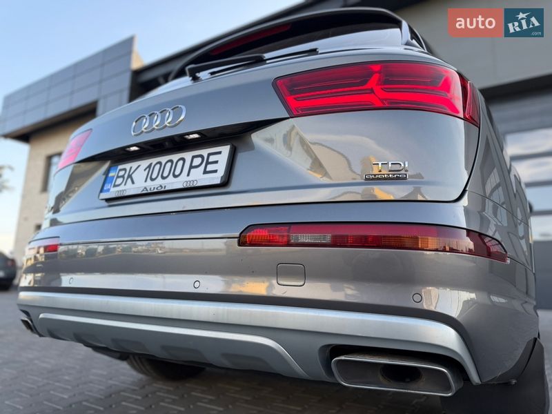 Позашляховик / Кросовер Audi Q7 2016 в Сарнах